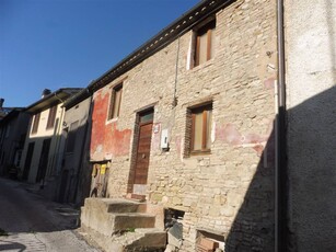 Casa semi indipendente da ristrutturare a San Severino Marche