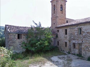 Casa semi indipendente da ristrutturare a San Severino Marche