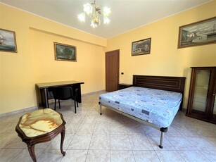 Casa Semi Indipendente in Affitto a Catanzaro, zona Lungomare, 250€, 100 m², arredato