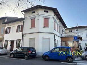 Casa Semi Indipendente in Vendita a Gorizia, zona Lucinico, 55'000€, 114 m², arredato