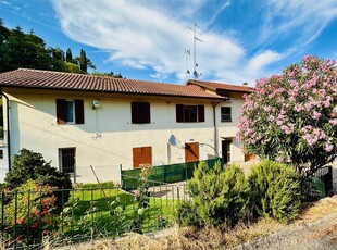 Casa semi indipendente in Via Ghiandolino 14 in zona Tre Monti a Imola