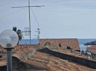 Casa semindipendente con terrazza a Riposto