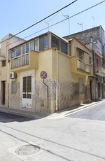 Casa singola a Canosa di Puglia