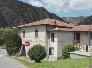 Casa singola da ristrutturare a Cantalupo Ligure