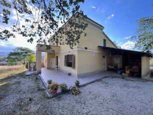 Casa singola in Contrada Pratodonico a Pianella