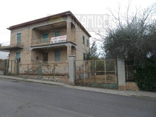 Casa singola in Via Regina Margherita, 18 a Sant'Omero