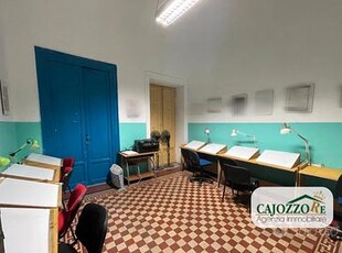 Castelnuovo-Dante: 160 mq, 5 ambienti da ristruttu