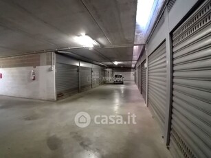 Garage/Posto auto in Vendita in Via dei Limoni a Roma