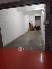 Garage/Posto auto in Vendita in Via Cherso 40 a Roma