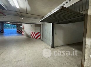 Garage/Posto auto in Vendita in Via Val Maira a Roma