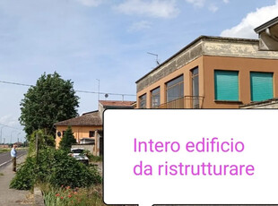 Ideale impresa Rivarolo di Torrile casa intera da ristrutturatre