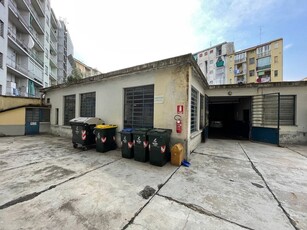 Immobile commerciale in Vendita a Torino, 165'000€, 217 m²