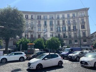 MONOLOCALE A NAPOLI