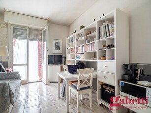 Monolocale in Affitto a Milano, 700€, 40 m², arredato