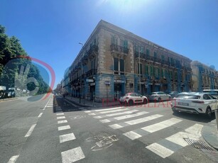 Negozio in Vendita a Messina, 160'000€, 120 m²