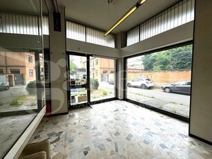 Negozio in Vendita a Monza, 230'000€, 95 m²