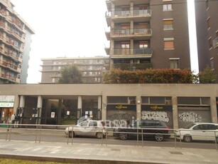Negozio/Locale commerciale in Vendita in Via Giambellino 131 a Milano
