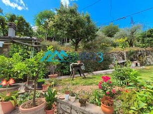 PORTA CARTARA-Casa ristrutturata con giardino