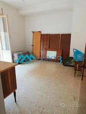 PORTA MAGGIORE-Appartamento con 3 camere+garage