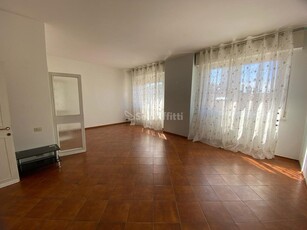 Quadrilocale in Affitto a Rimini, zona Marina Centro, 1'500€, 150 m²