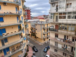 Quadrilocale in Vendita a Napoli, zona Arenella, 400'000€, 105 m²