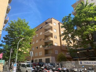 Quadrilocale in Vendita a Roma, zona San Giovanni, 450'000€, 143 m²