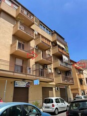 Quadrilocale in Via Ruggero Loria 4 in zona Fiera a Palermo