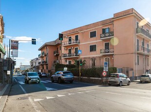 Quadrilocale in Via Sciarelli 3 in zona Cannizzaro a Aci Castello