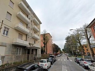 Quadrilocale posto auto e 2 balconi - 900 euro