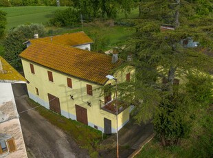 Rustico casale in Pian della Pieve 26 a Cingoli