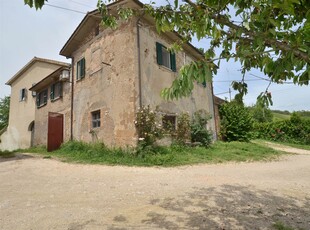 Rustico casale in Via Tenutelle Snc in zona Baracche di San Polo (borgonuovo) a Tarano