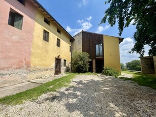 Rustico casale in Via Ziggiotti 34 a Montecchio Maggiore