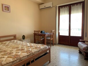 Stanza in Affitto a Catanzaro, zona Lido Lungomare, 250€, 100 m², arredato