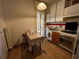 Stanza in Affitto a Modena, 300€, 90 m², arredato