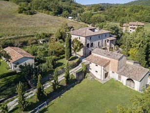 Tenuta Complesso in Vendita a Città di Castello