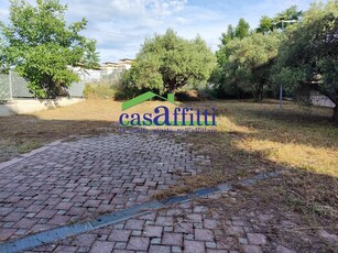 Terreno edificabile in Vendita a Chieti, zona Chieti Scalo Zona Colle dell'Ara, 100'000€, 590 m²