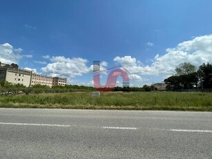 Terreno industriale in Vendita a Benevento, zona CONTRADE, 330'000€, 7000 m²