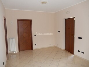 Trilocale in Affitto a Catanzaro, zona Santa Maria, 350€, 65 m²