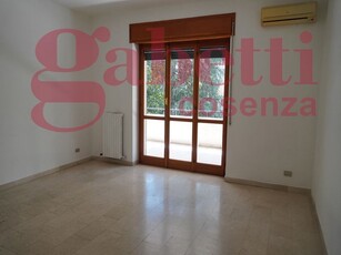 Trilocale in Affitto a Cosenza, 550€, 80 m²