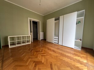 Trilocale in Affitto a Torino, zona Cit Turin, 700€, 65 m², arredato