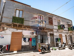 Trilocale in Vendita a Catania, zona Centro Storico, 38'000€, 55 m²