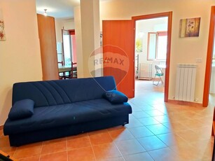 Trilocale in Vendita a Perugia, zona Ferro di Cavallo, 90'000€, 78 m²