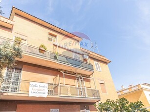 Trilocale in Vendita a Roma, zona Colle Prenestino, 149'000€, 55 m²