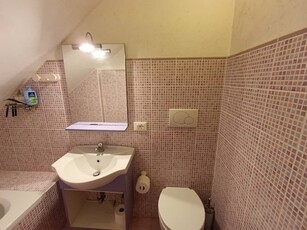 Trilocale in Vendita a Roma, zona Finocchio, 160'000€, 84 m²