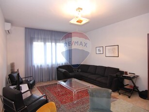 Trilocale in Vendita a Varese, zona Masnago, 138'750€, 116 m²