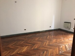 Ufficio in Affitto a Benevento, zona CENTRO STORICO, 400€, 65 m²