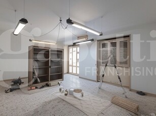 Ufficio in Affitto a Catania, 900€, 150 m²