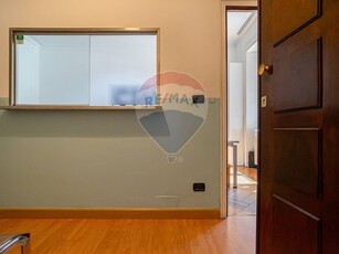 Ufficio in Affitto a Milano, zona Centro Storico, 2'750€, 130 m²