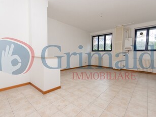 Ufficio in Vendita a Monza, 110'000€, 60 m²