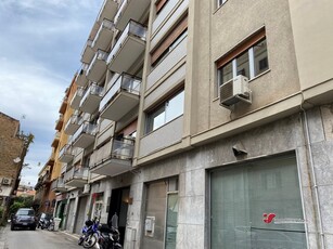 Ufficio in Vendita a Palermo, 345'000€, 176 m²